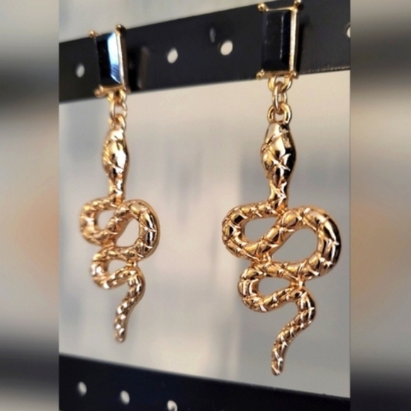 11 Pairs Wearable Earrings Grab Bag for Resell or Craft Lot RAC071 - Picture 6 of 14